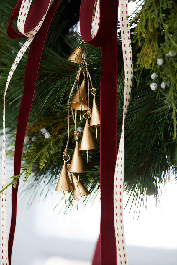 Hanging Bell Clusters on Jute