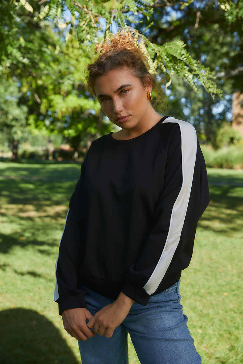 Everly Black Pullover