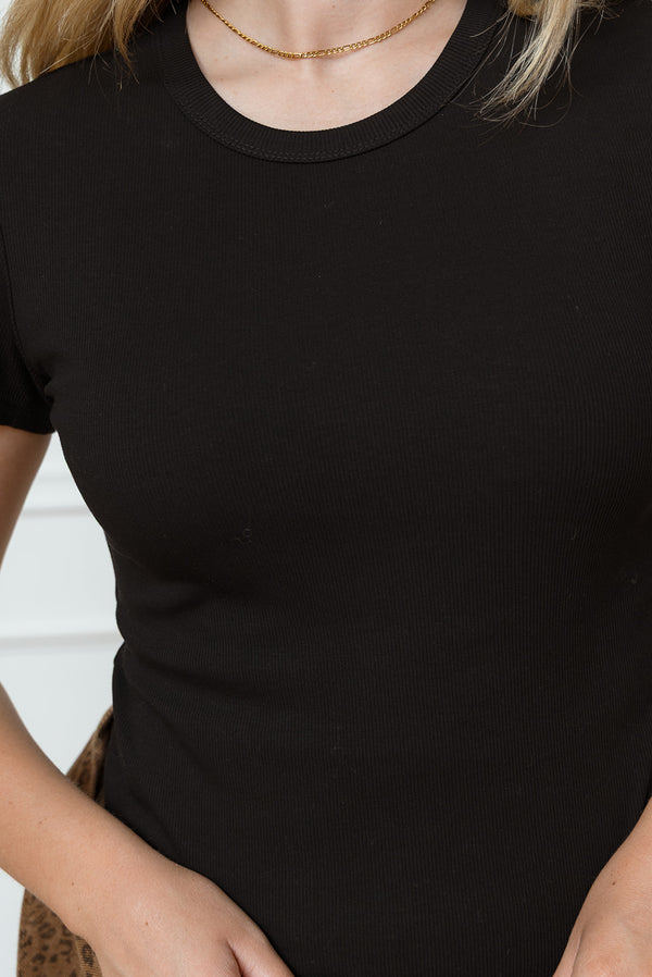 Winnie Black Top