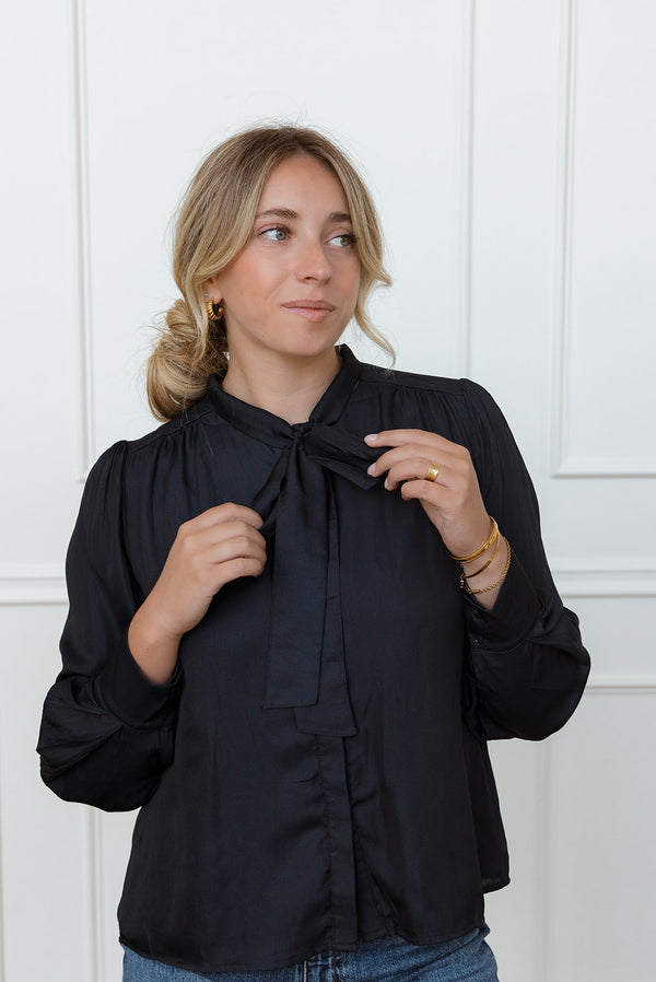 Penelope Blouse in Navy