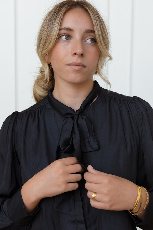 Penelope Blouse in Navy