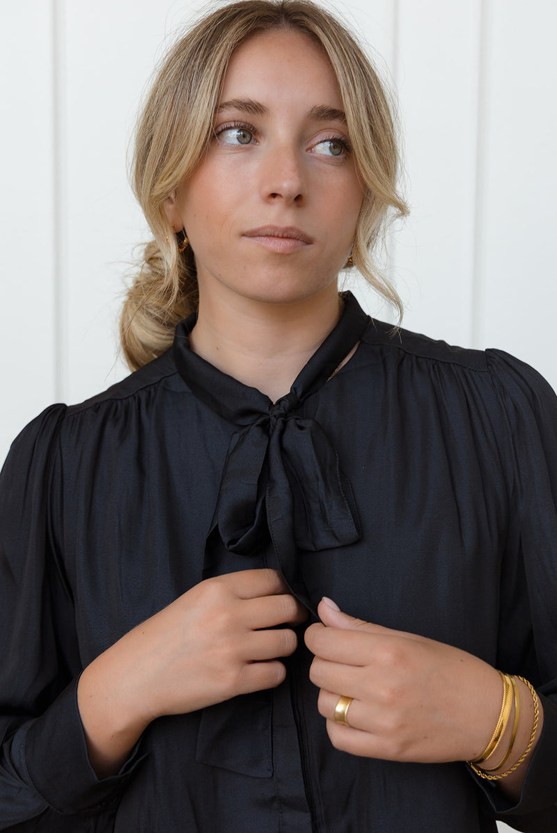 Penelope Blouse in Navy