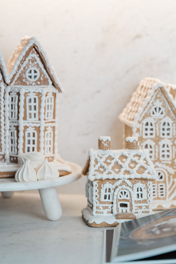 10" Lighted Gingerbread House