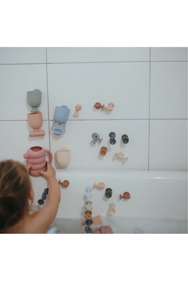 Pour and Play Bath Set